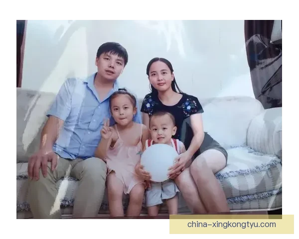 甫订婚即突围澳网见证甜蜜爱情 甫订婚即突围澳网见证甜蜜爱情